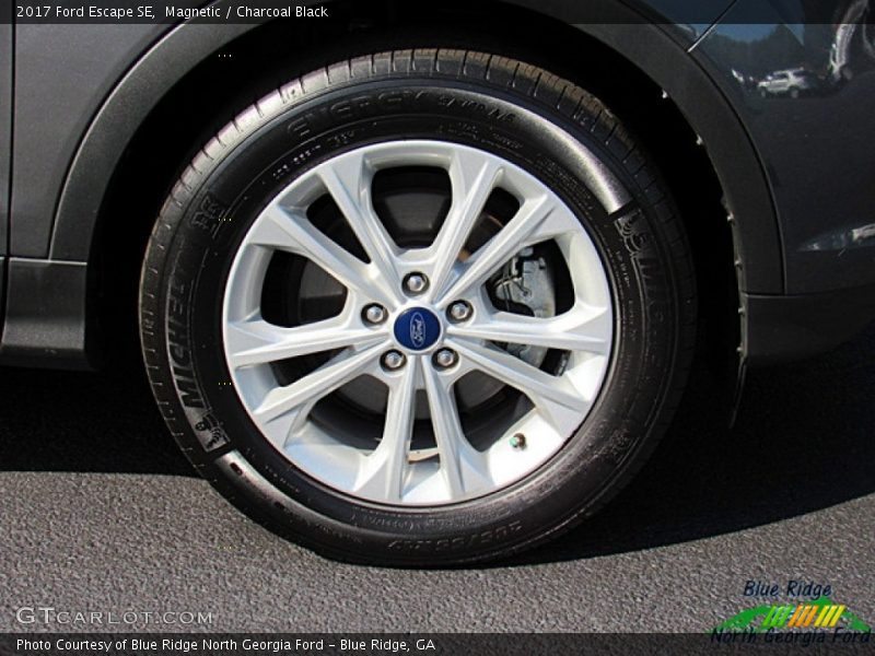Magnetic / Charcoal Black 2017 Ford Escape SE