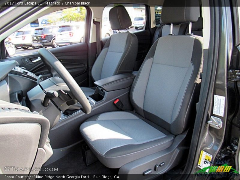 Magnetic / Charcoal Black 2017 Ford Escape SE