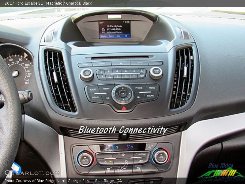 Magnetic / Charcoal Black 2017 Ford Escape SE