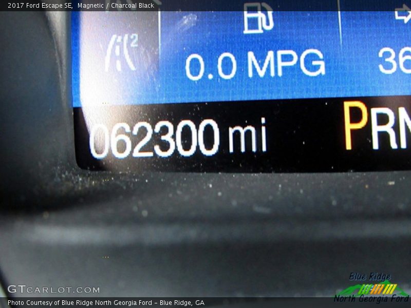Magnetic / Charcoal Black 2017 Ford Escape SE