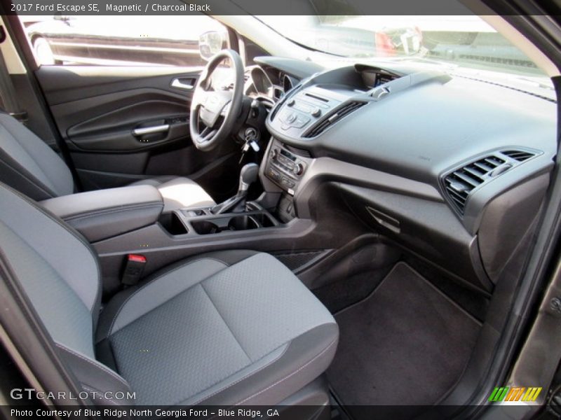 Magnetic / Charcoal Black 2017 Ford Escape SE