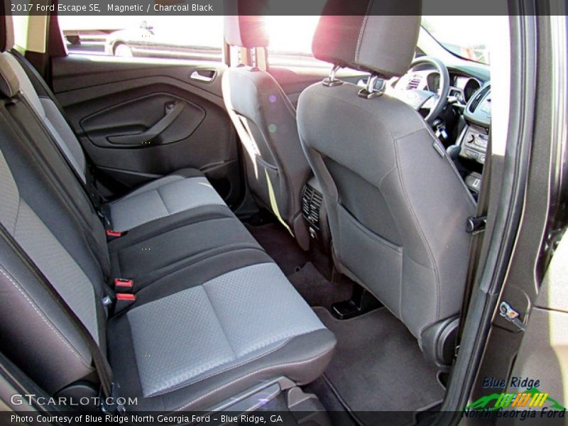 Magnetic / Charcoal Black 2017 Ford Escape SE