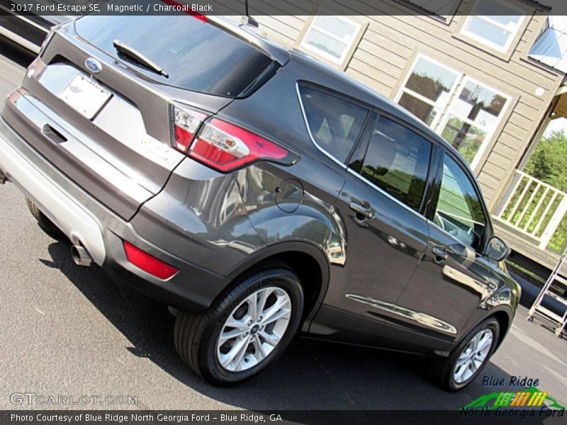 Magnetic / Charcoal Black 2017 Ford Escape SE