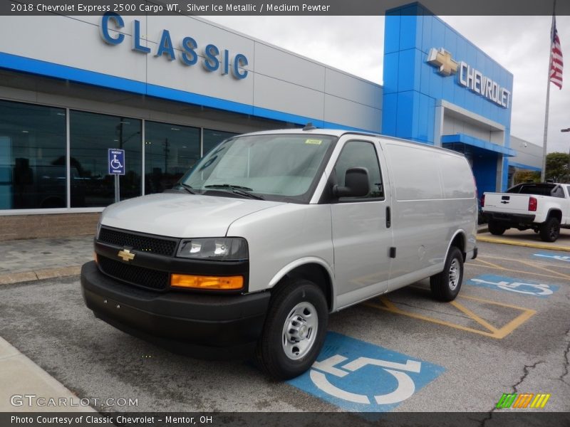 Silver Ice Metallic / Medium Pewter 2018 Chevrolet Express 2500 Cargo WT