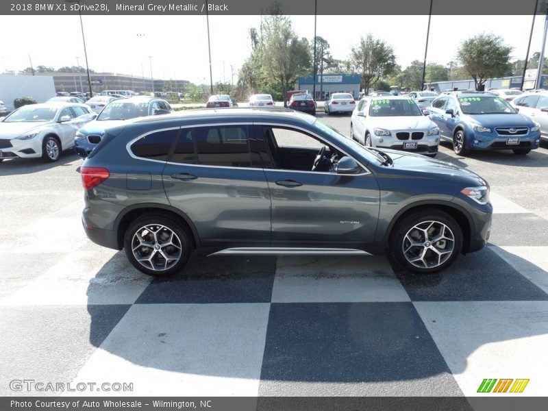 Mineral Grey Metallic / Black 2018 BMW X1 sDrive28i