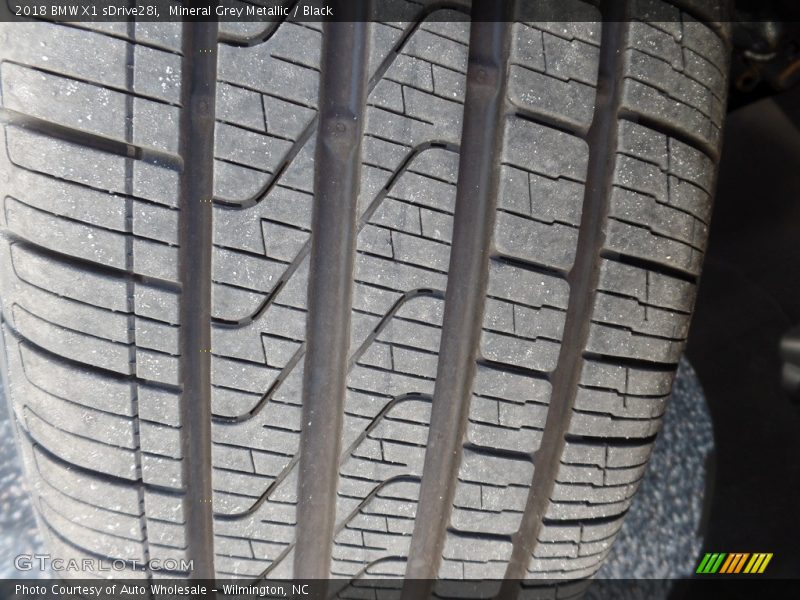 Mineral Grey Metallic / Black 2018 BMW X1 sDrive28i