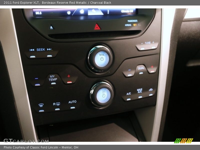 Bordeaux Reserve Red Metallic / Charcoal Black 2011 Ford Explorer XLT