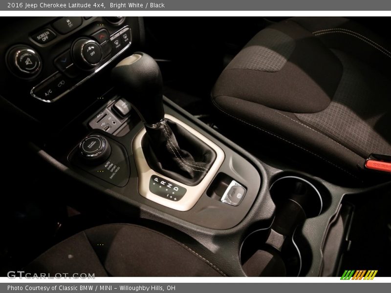 Bright White / Black 2016 Jeep Cherokee Latitude 4x4