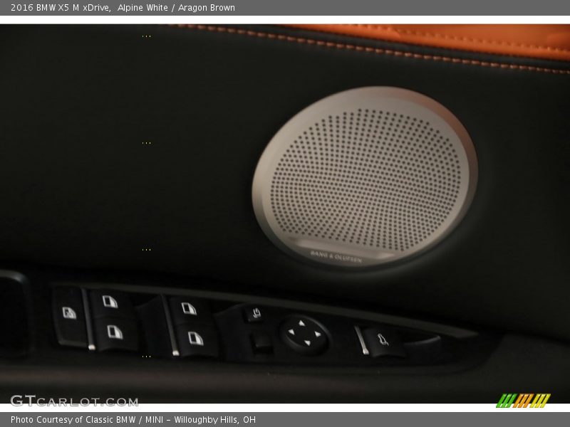 Alpine White / Aragon Brown 2016 BMW X5 M xDrive