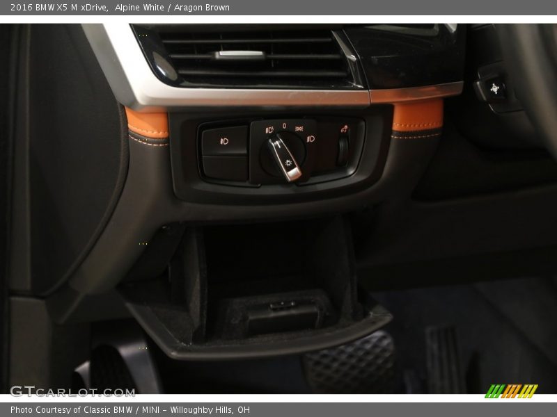 Alpine White / Aragon Brown 2016 BMW X5 M xDrive