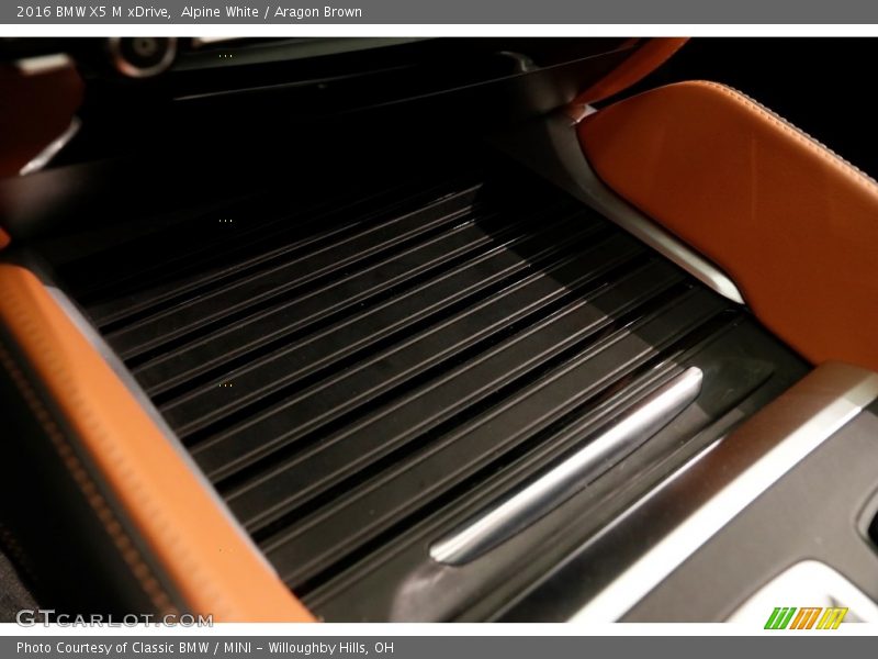 Alpine White / Aragon Brown 2016 BMW X5 M xDrive