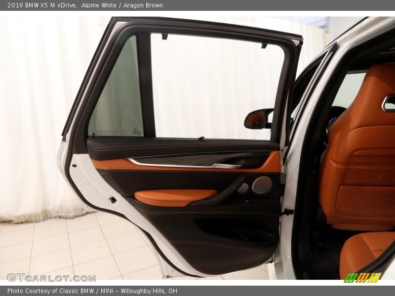 Alpine White / Aragon Brown 2016 BMW X5 M xDrive
