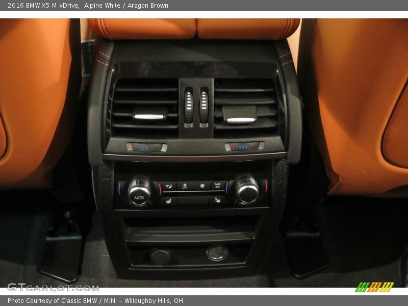 Alpine White / Aragon Brown 2016 BMW X5 M xDrive