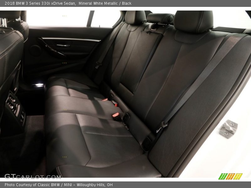 Mineral White Metallic / Black 2018 BMW 3 Series 330i xDrive Sedan