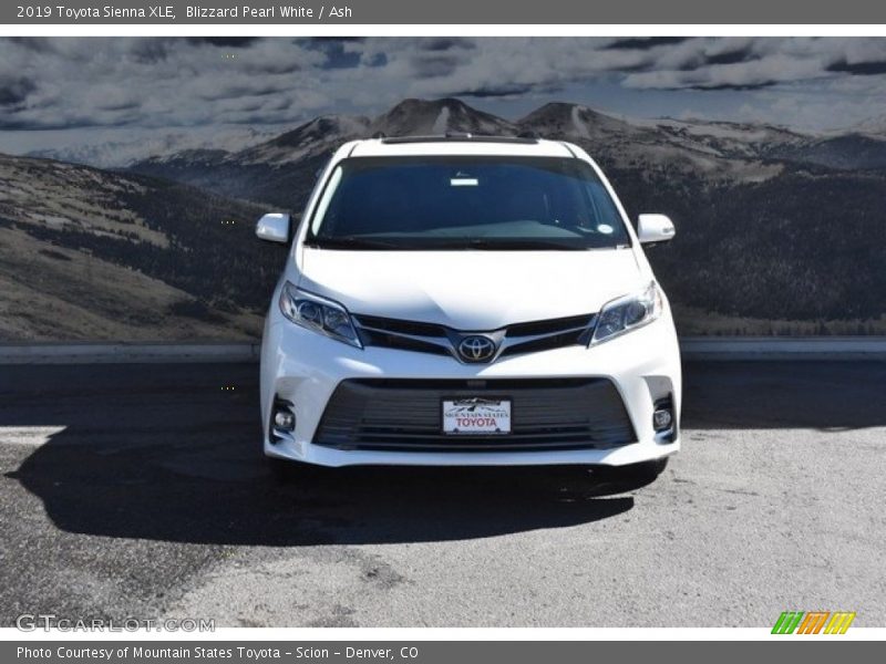 Blizzard Pearl White / Ash 2019 Toyota Sienna XLE
