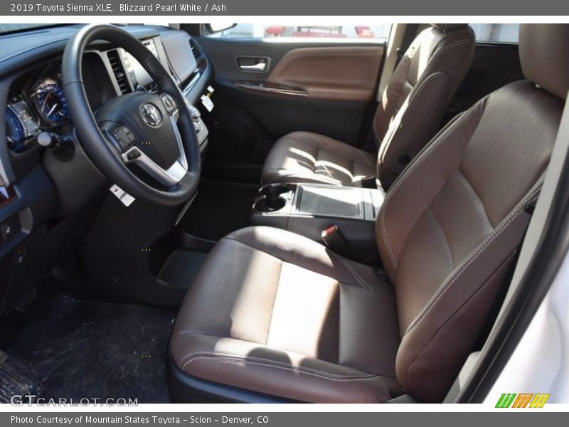Blizzard Pearl White / Ash 2019 Toyota Sienna XLE