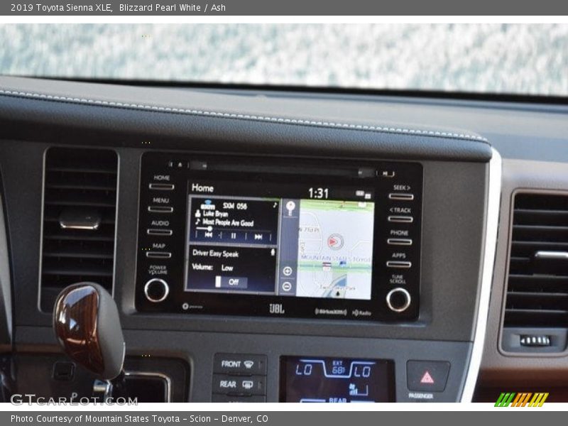 Blizzard Pearl White / Ash 2019 Toyota Sienna XLE