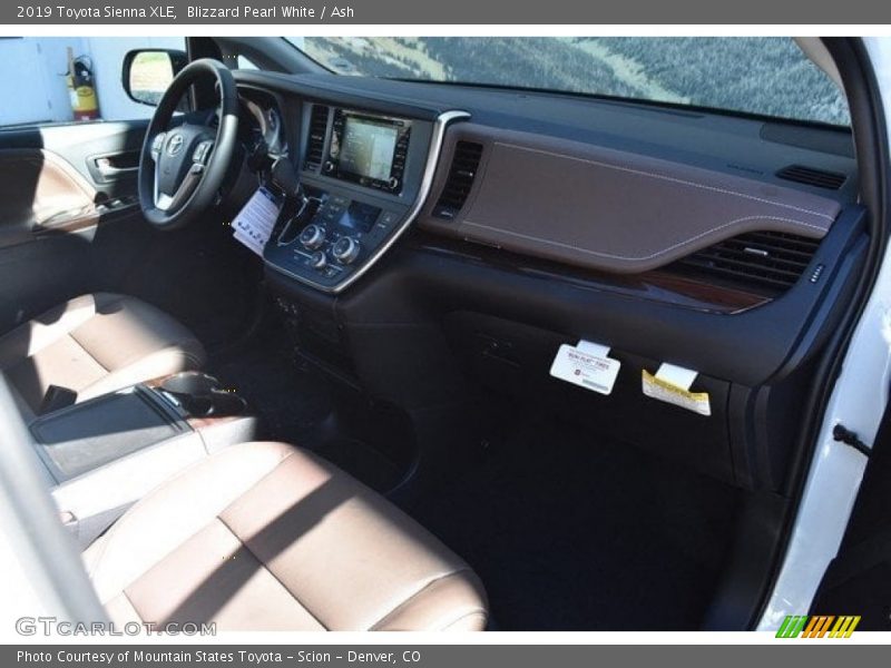 Blizzard Pearl White / Ash 2019 Toyota Sienna XLE