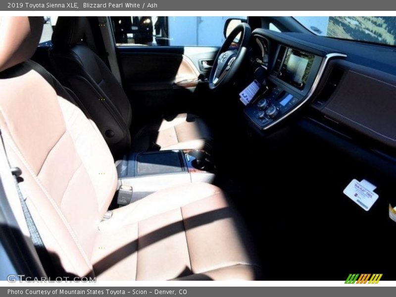 Blizzard Pearl White / Ash 2019 Toyota Sienna XLE