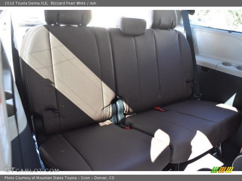 Blizzard Pearl White / Ash 2019 Toyota Sienna XLE