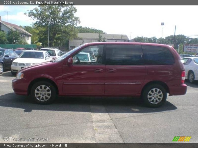Ruby Red Metallic / Beige 2005 Kia Sedona EX