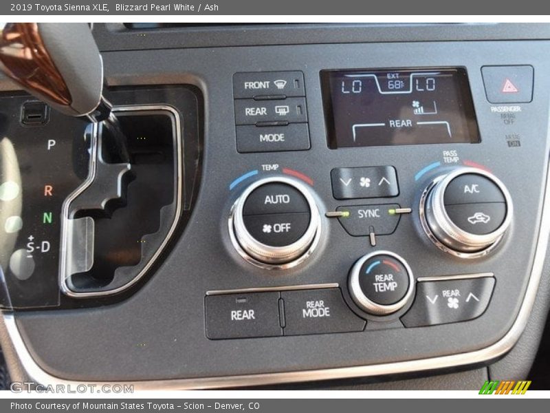 Blizzard Pearl White / Ash 2019 Toyota Sienna XLE