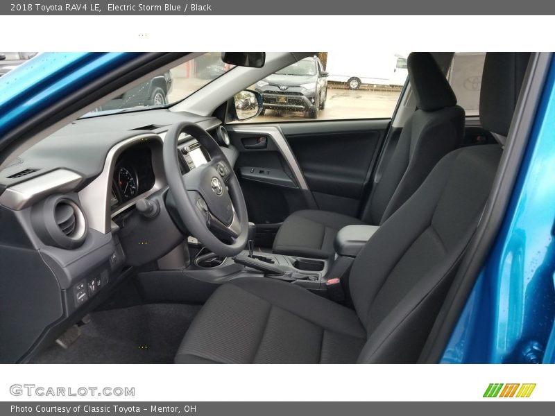 Electric Storm Blue / Black 2018 Toyota RAV4 LE