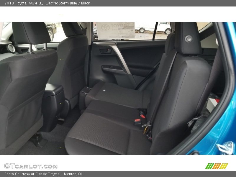 Electric Storm Blue / Black 2018 Toyota RAV4 LE