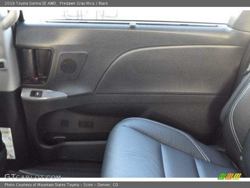 Predawn Gray Mica / Black 2019 Toyota Sienna SE AWD