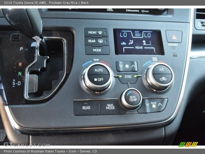 Controls of 2019 Sienna SE AWD