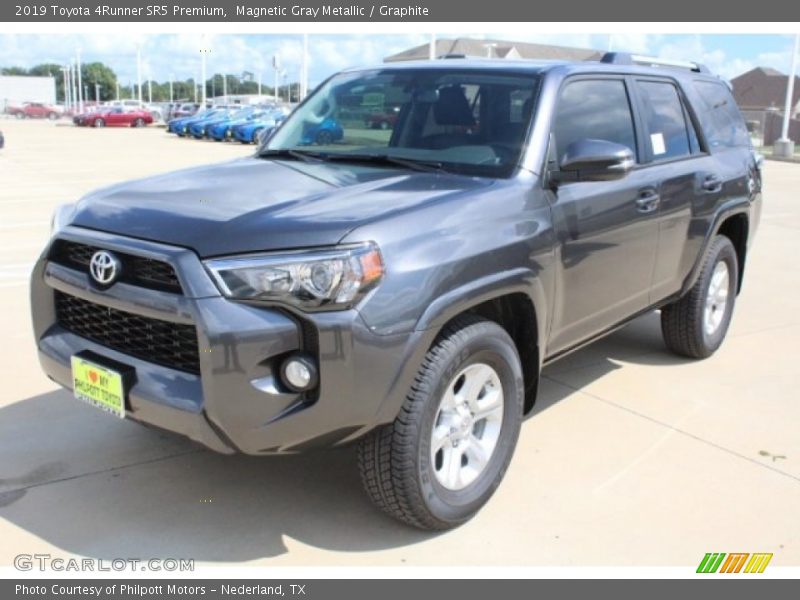 Front 3/4 View of 2019 4Runner SR5 Premium