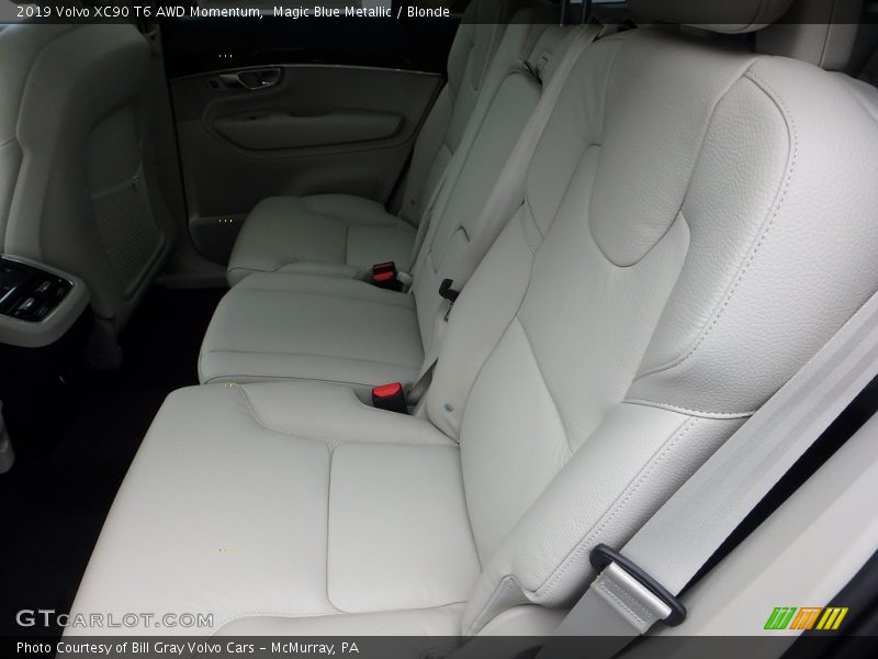 Rear Seat of 2019 XC90 T6 AWD Momentum