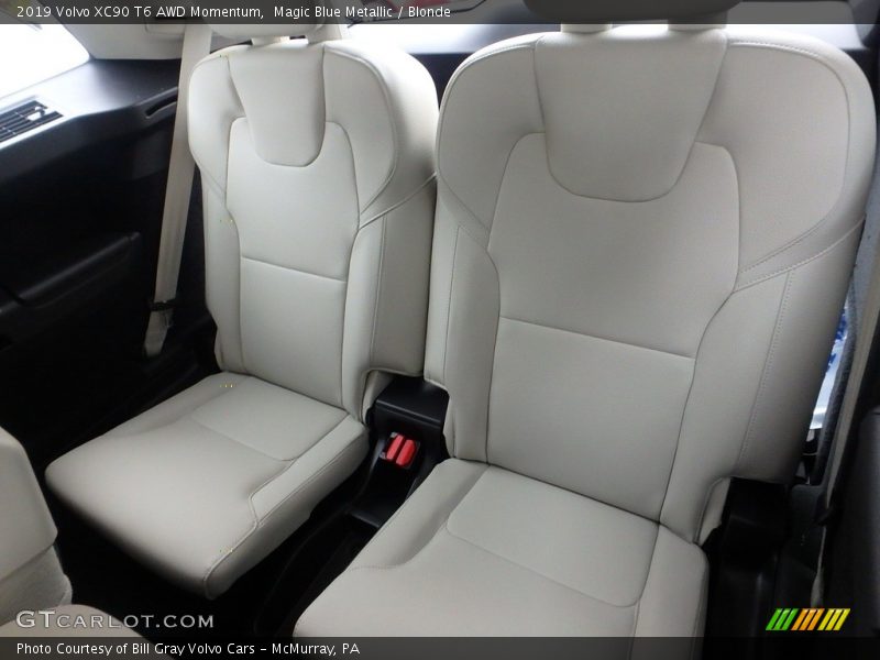Rear Seat of 2019 XC90 T6 AWD Momentum
