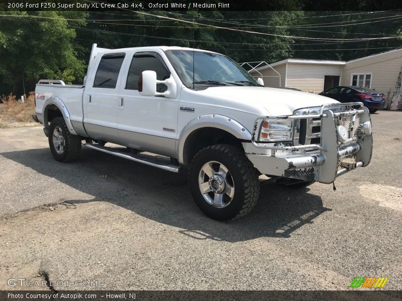 Oxford White / Medium Flint 2006 Ford F250 Super Duty XL Crew Cab 4x4