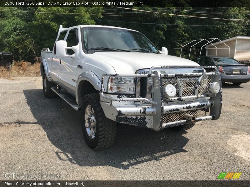 Oxford White / Medium Flint 2006 Ford F250 Super Duty XL Crew Cab 4x4