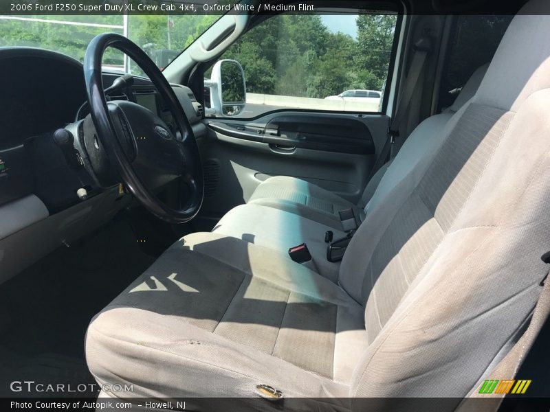 Oxford White / Medium Flint 2006 Ford F250 Super Duty XL Crew Cab 4x4