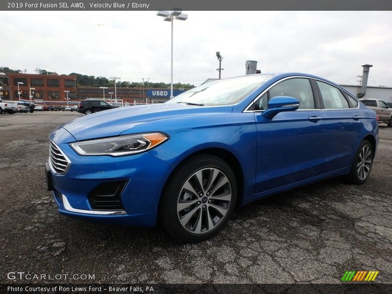 Front 3/4 View of 2019 Fusion SEL AWD