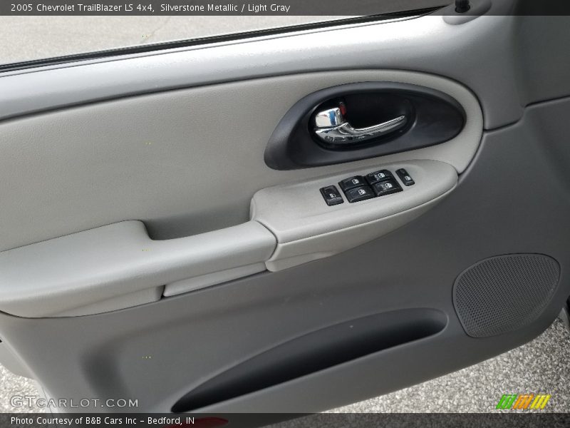 Silverstone Metallic / Light Gray 2005 Chevrolet TrailBlazer LS 4x4