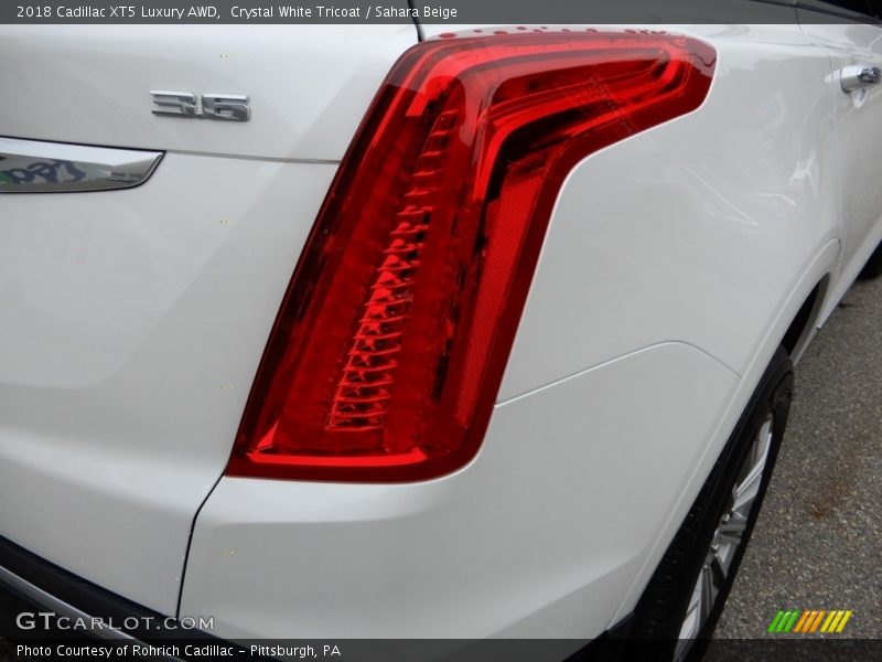 Crystal White Tricoat / Sahara Beige 2018 Cadillac XT5 Luxury AWD