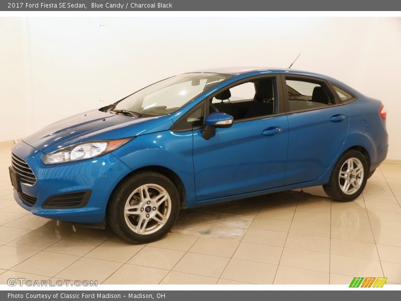 Blue Candy / Charcoal Black 2017 Ford Fiesta SE Sedan
