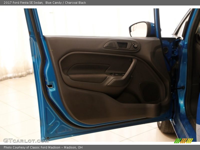 Blue Candy / Charcoal Black 2017 Ford Fiesta SE Sedan