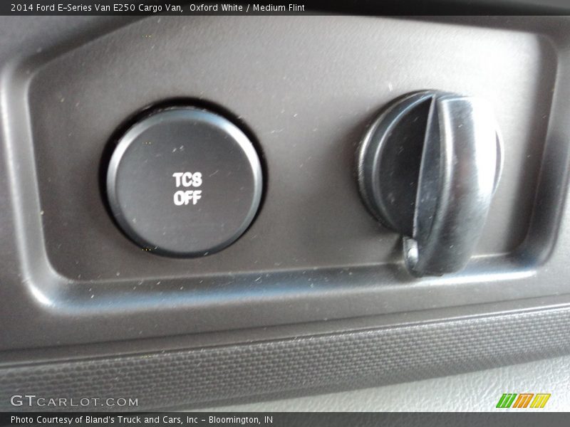 Oxford White / Medium Flint 2014 Ford E-Series Van E250 Cargo Van