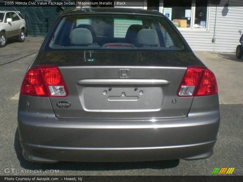 Magnesium Metallic / Black 2005 Honda Civic Value Package Sedan