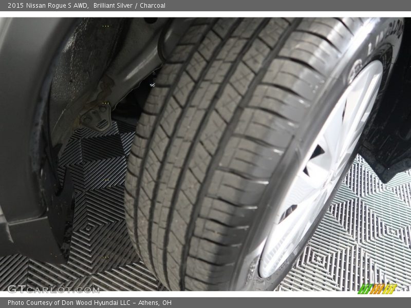 Brilliant Silver / Charcoal 2015 Nissan Rogue S AWD