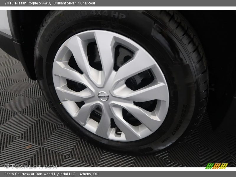 Brilliant Silver / Charcoal 2015 Nissan Rogue S AWD