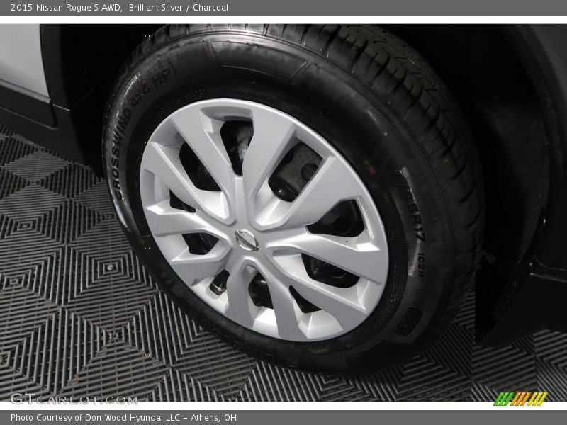 Brilliant Silver / Charcoal 2015 Nissan Rogue S AWD