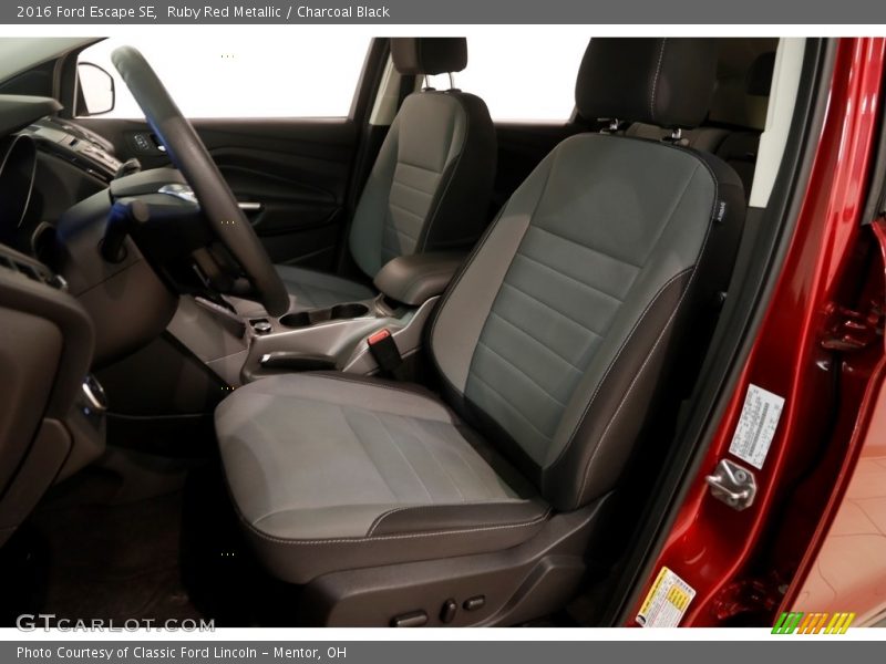 Ruby Red Metallic / Charcoal Black 2016 Ford Escape SE