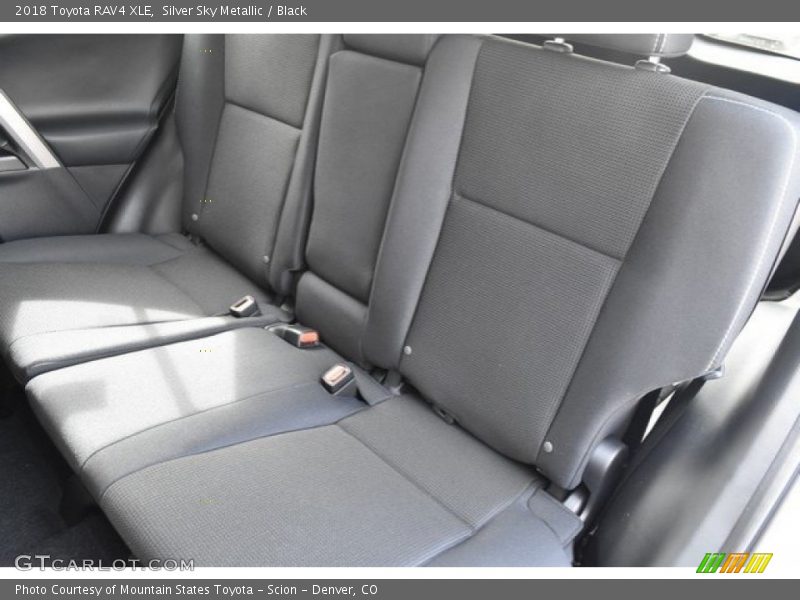 Silver Sky Metallic / Black 2018 Toyota RAV4 XLE
