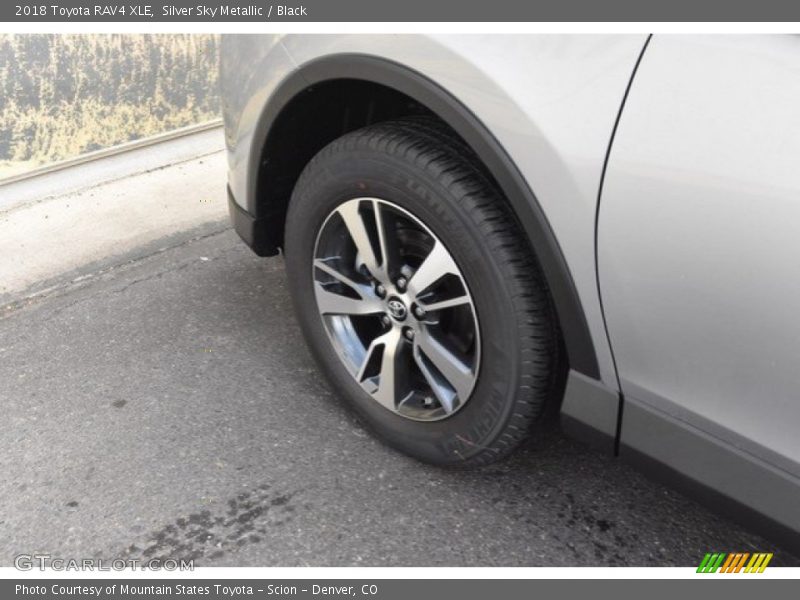 Silver Sky Metallic / Black 2018 Toyota RAV4 XLE