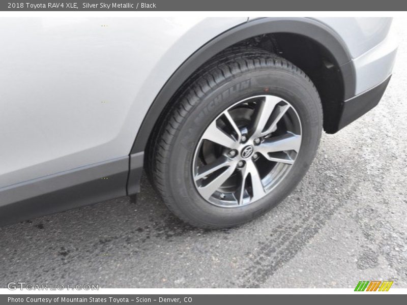 Silver Sky Metallic / Black 2018 Toyota RAV4 XLE
